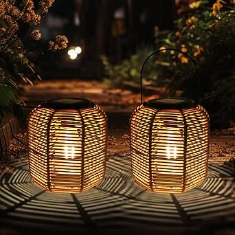 Faroles solares para jardín exterior, paquete de 2 faroles solares de ratán resistentes a la intemperie, lámparas solares colgantes o de pie, faroles solares para balcón, patio, mesa y decoración de jardín.