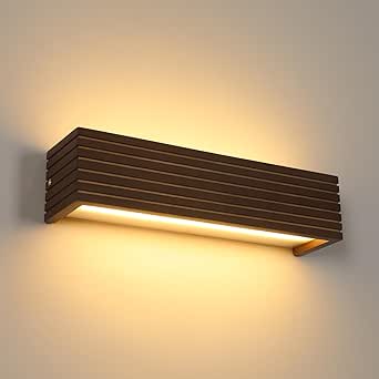 Aplique de pared de madera Pheashine para interiores, lámpara LED de 18 W, 34 cm de largo, diseño moderno de iluminación de pared vertical para sala de estar, dormitorio y escaleras, blanco cálido de 3000 K.